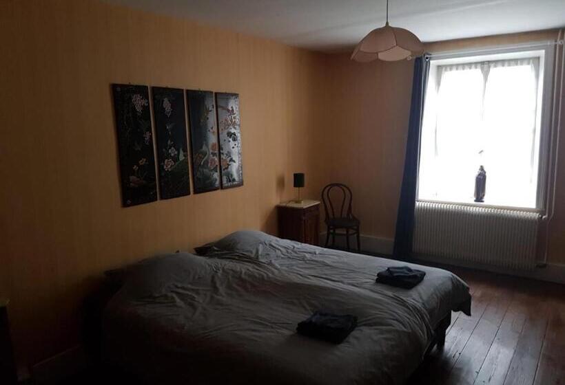 חדר משפחתי, Bed En Breakfast Le Chateau