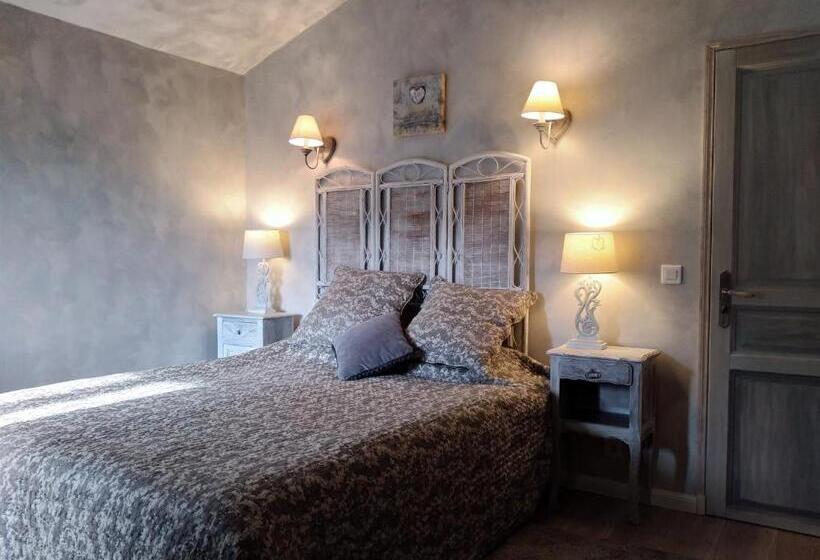 家庭间, Côté Chapelle