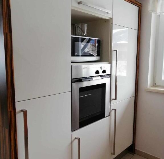 آپارتمان دلوکس 3 خوابه, Apartments Unite