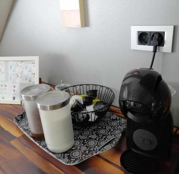 آپارتمان 2 خوابه با بالکن, Apartments Unite