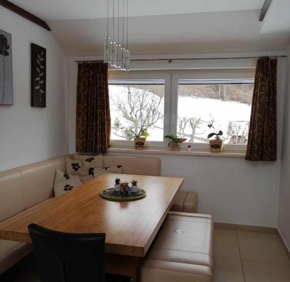 آپارتمان دلوکس 3 خوابه, Apartments Unite