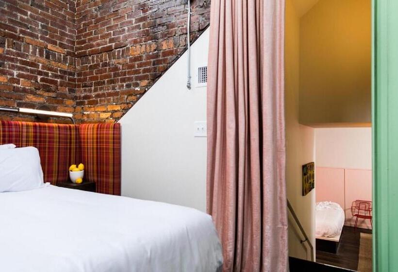 جناح, The Russell