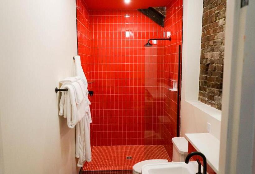 جناح, The Russell