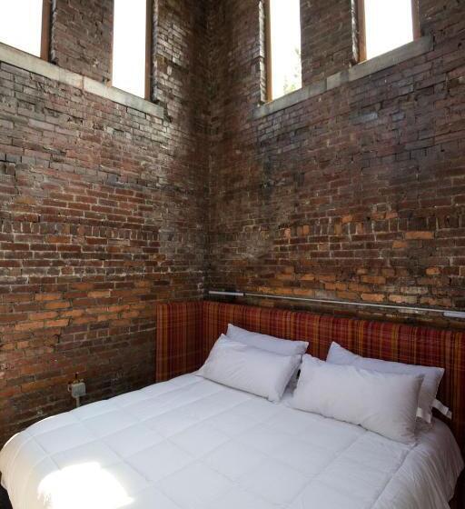 جناح, The Russell