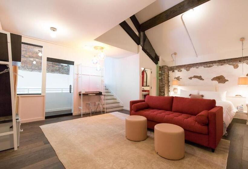 جناح, The Russell