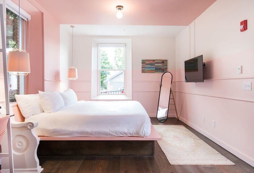 غرفة ديلوكس سرير كينج, The Russell