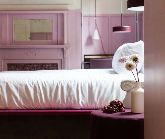 غرفة ديلوكس سرير كينج, The Russell