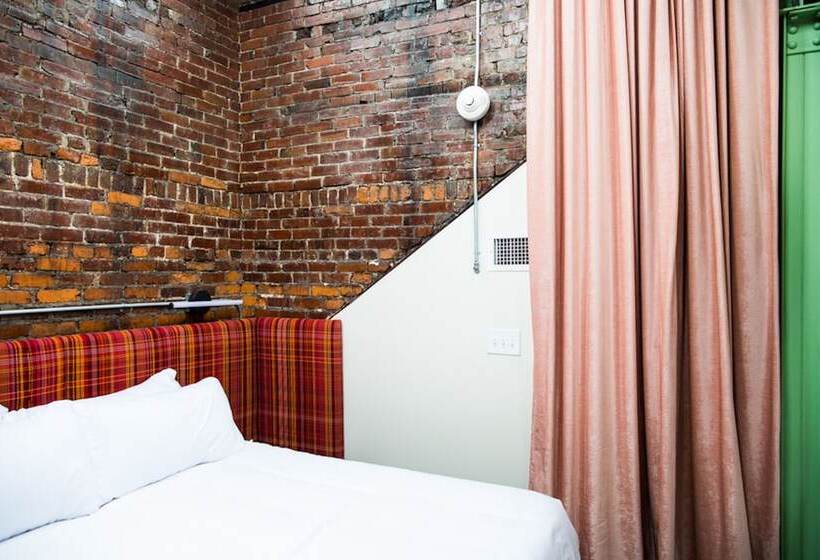 جناح, The Russell