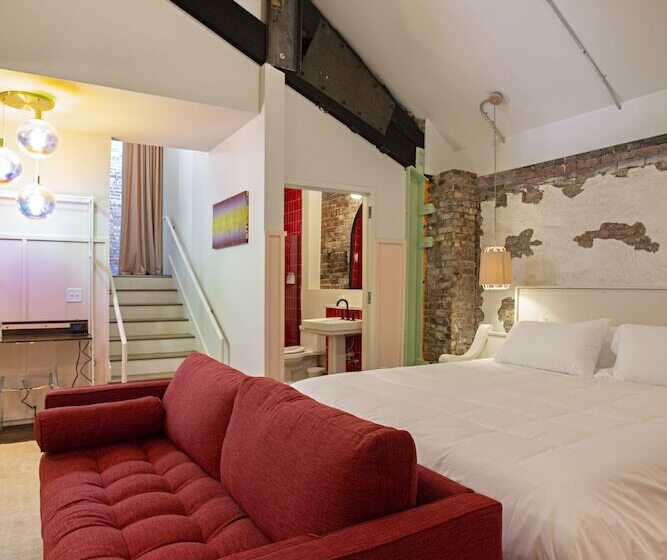 جناح, The Russell