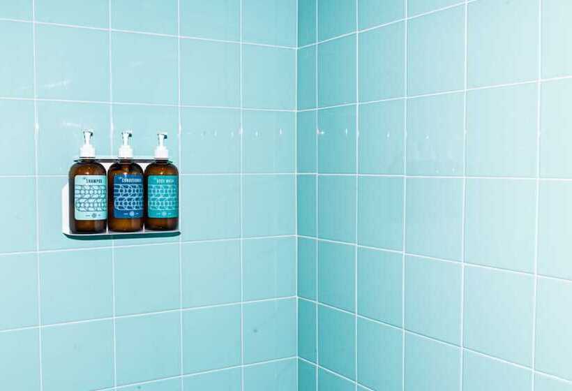 غرفة قياسية سرير كينج, The Russell