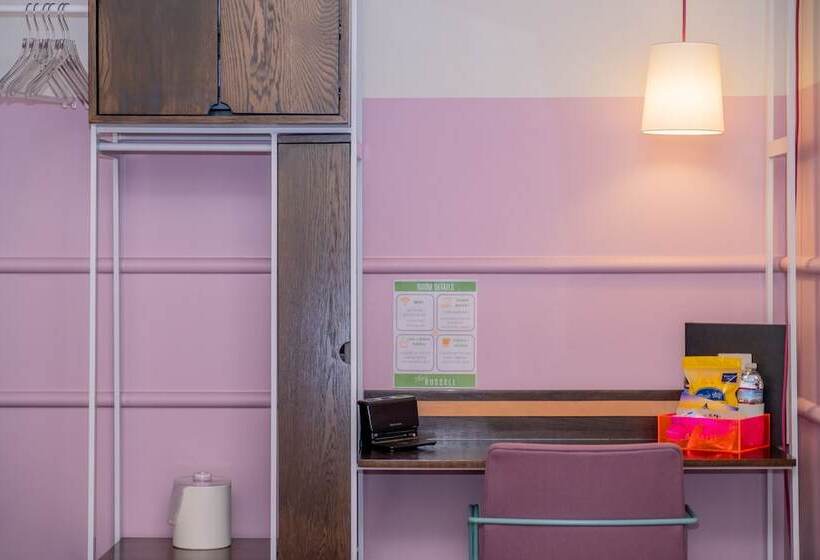 غرفة قياسية سرير كينج, The Russell