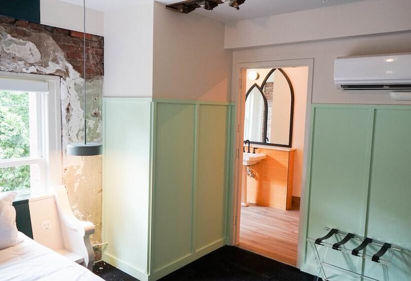 غرفة ديلوكس سرير كينج, The Russell