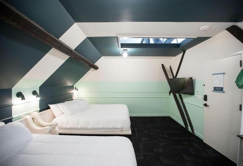 غرفة قياسية سرير كينج, The Russell