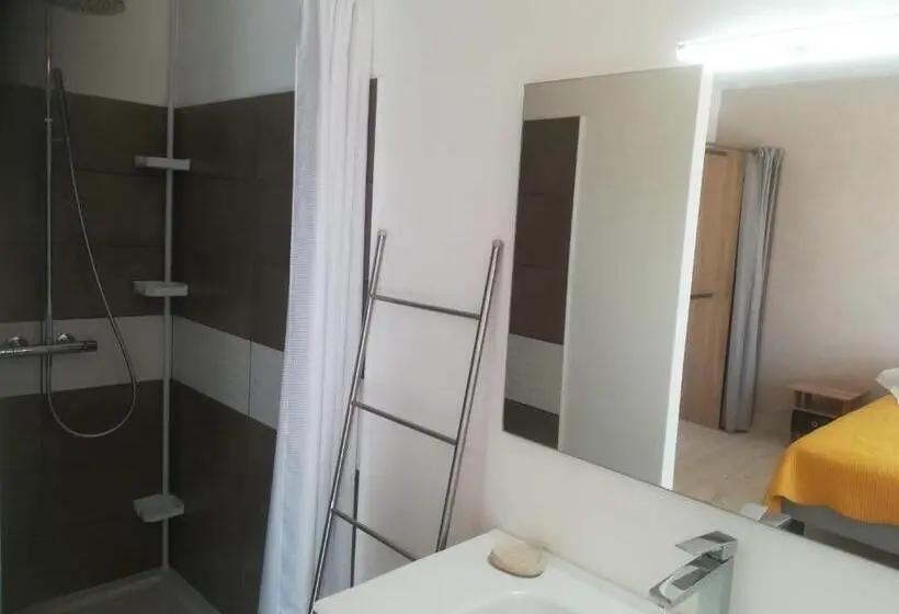 اتاق استاندارد, Chambre D Hôte L Escale