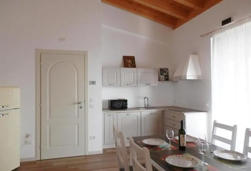 庭の見える１ベッドルームアパートメント, Agriturismo Fioralba