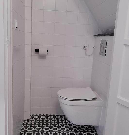 سوئیت جونیور با چشمانداز باغ, Ninet7