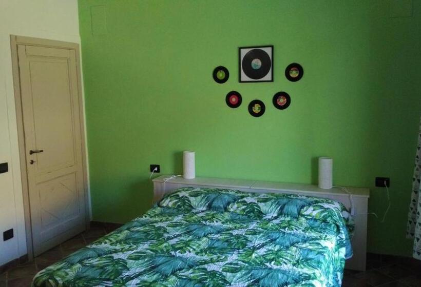 Standard room with outdoor bath, La Fuga Affittacamere