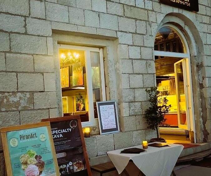 آپارتمان 1 خوابه با تراس, Piranart Boutique Hotel & More