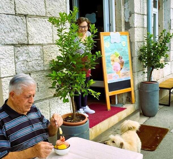 آپارتمان 1 خوابه همکف, Piranart Boutique Hotel & More