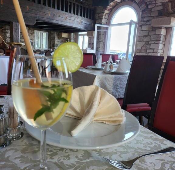 آپارتمان 1 خوابه همکف, Piranart Boutique Hotel & More