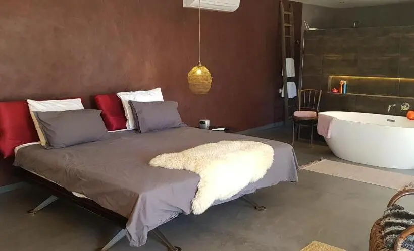 プールビュースイート, Trendy And Luxe B&b And Garden Suite
