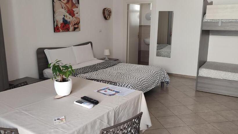 חדר משפחתי דלוקס, La Dimora Di Roberto