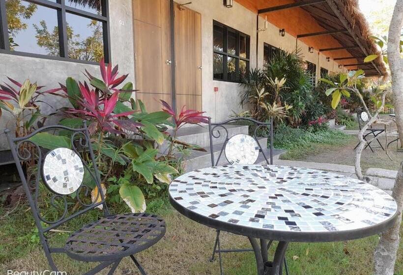 Номер Стандарт Вид на Сад, Naga Tara Boutique Resort