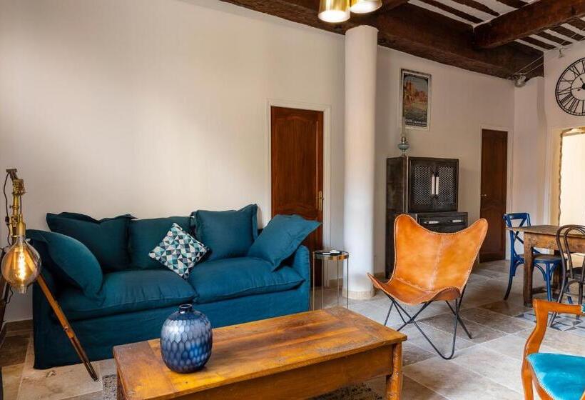 דירת חדר בקומת קרקע, La Terrasse De Tiss