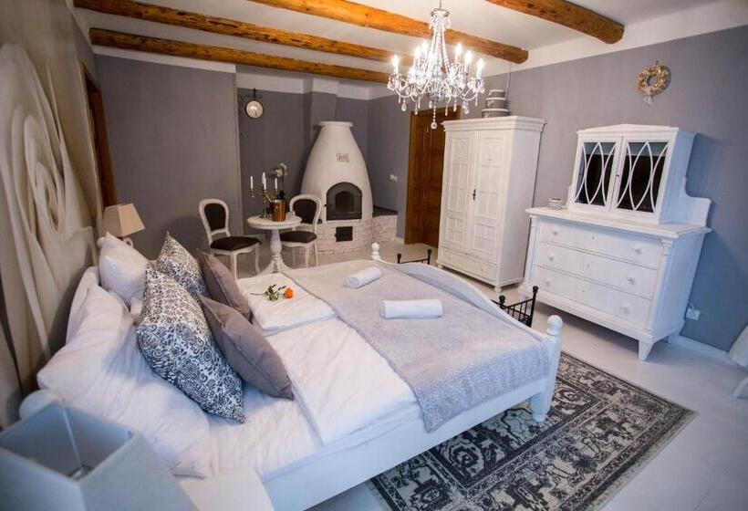 غرفة قياسية, Vidéki Porta