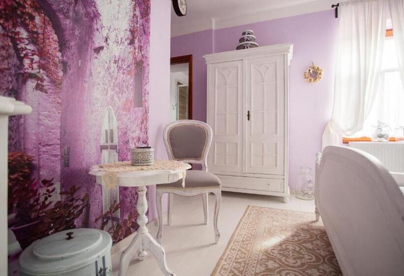 غرفة قياسية, Vidéki Porta