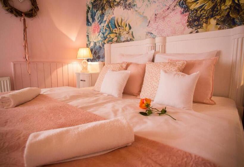 غرفة قياسية, Vidéki Porta