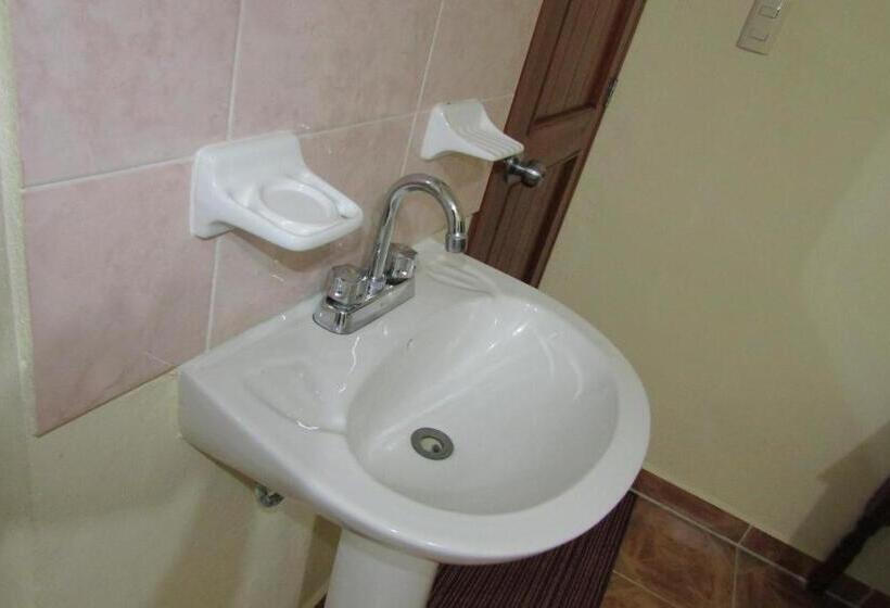 Quarto Estandar, Nicte Ha