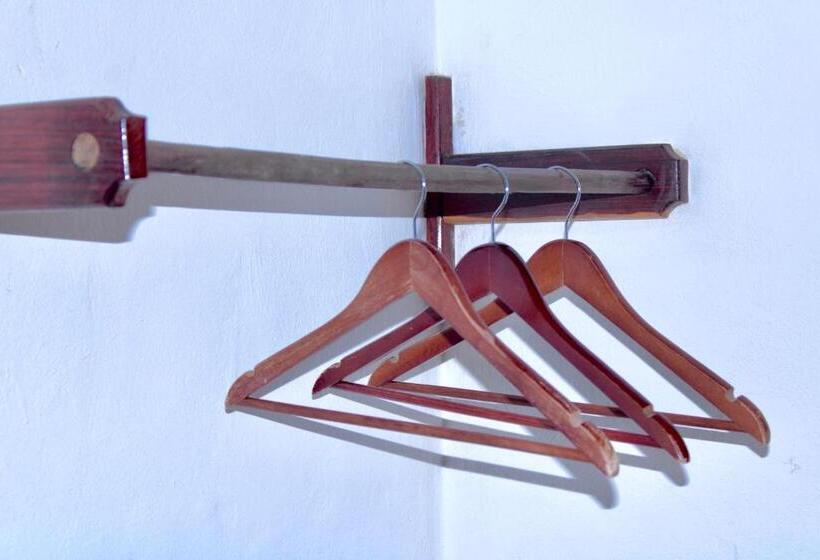 Quarto Estandar, Nicte Ha
