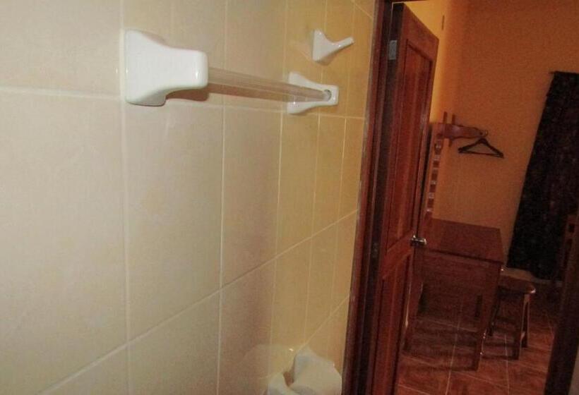 Quarto Estandar, Nicte Ha