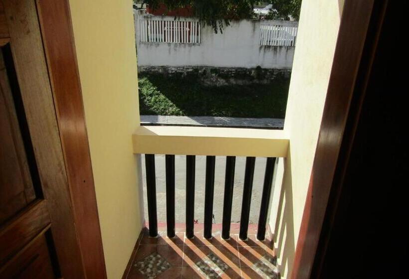 Suíte Familiar, Nicte Ha