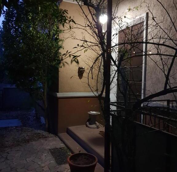 شقة غرفة واحدة, Angolo Di Isa