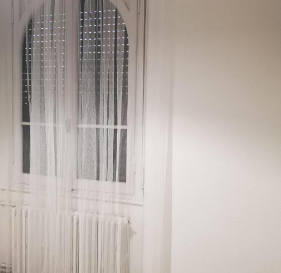 جناح غرفتين نوم, Angolo Di Isa