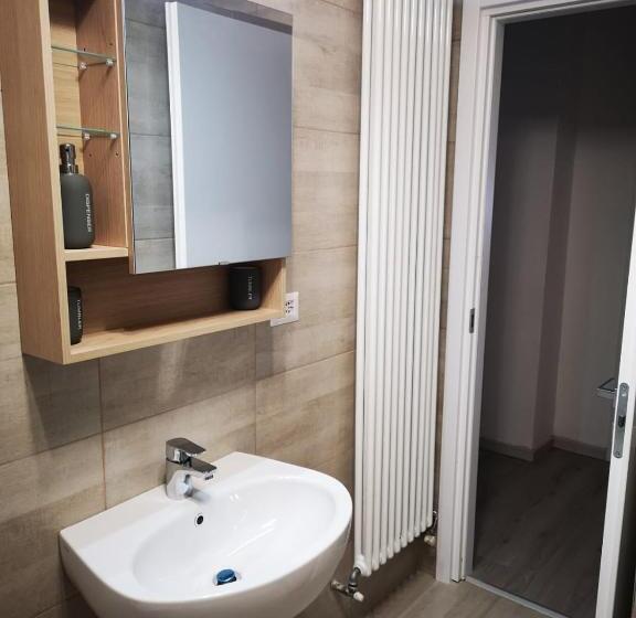 جناح غرفتين نوم, Angolo Di Isa