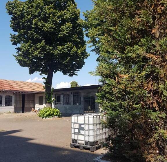 شقة غرفة واحدة, Angolo Di Isa