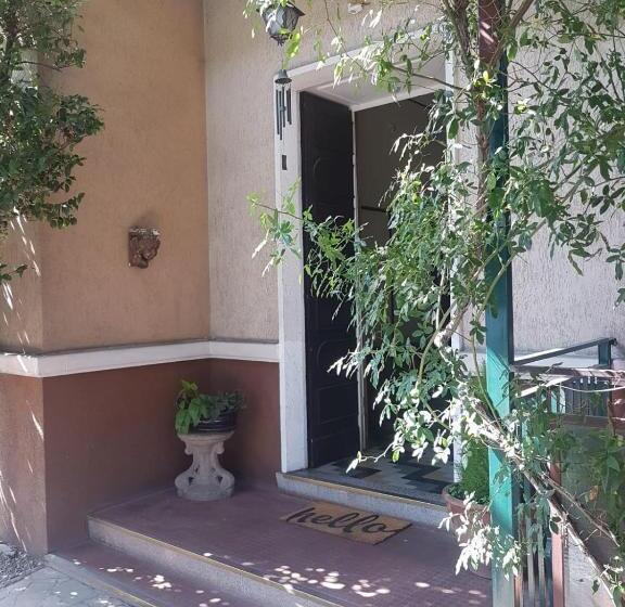 شقة غرفة واحدة, Angolo Di Isa