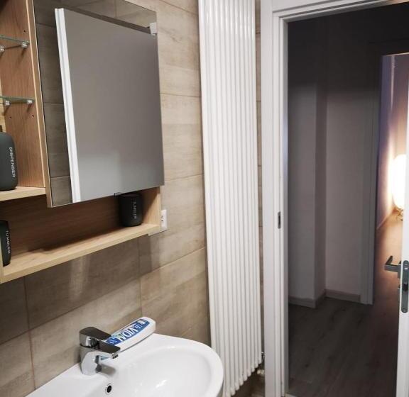 جناح غرفتين نوم, Angolo Di Isa