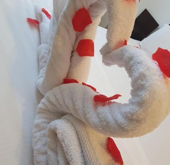 Standardi kolmen hengen huone ulkopuolinen kylpyhuone, Casa Lions