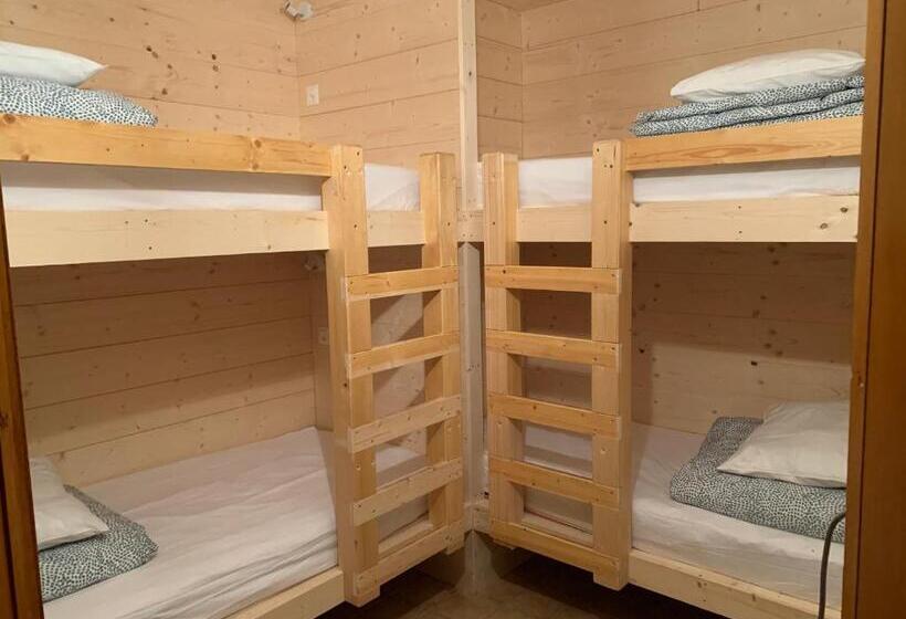 تختخواب در اتاق مشترک, Auberge De Bagnes   Le Backpacker