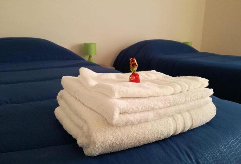 اتاق استاندارد سه نفره, B&b Art Caserta Centro