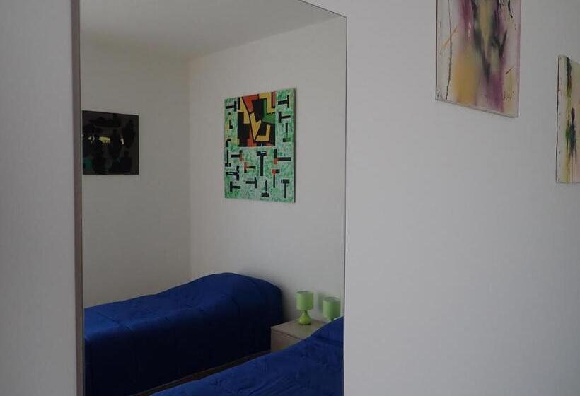 اتاق استاندارد سه نفره, B&b Art Caserta Centro