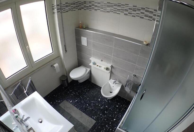 اتاق لوکس خانوادگی, B&b Art Caserta Centro