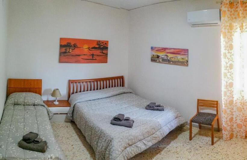 Standard room with outdoor bath, Metro Guest House