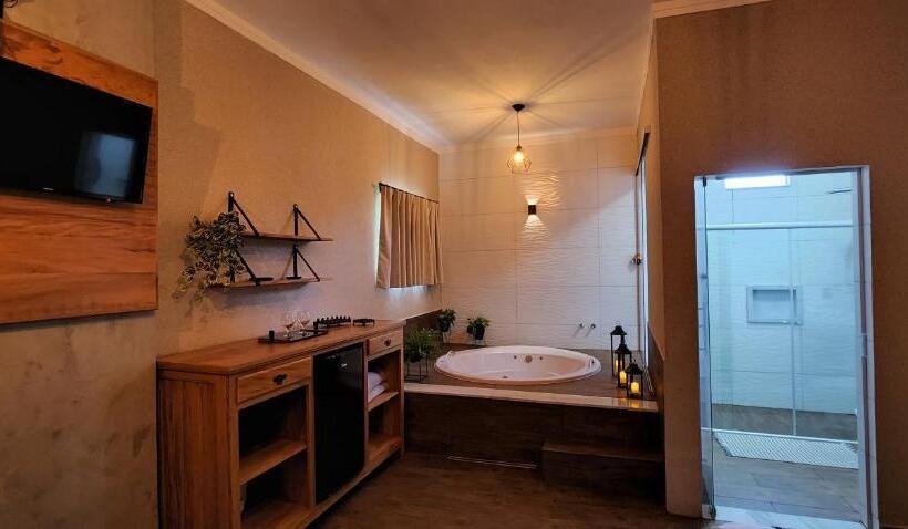 סוויטה דלוקס, Pousada Lago Azul