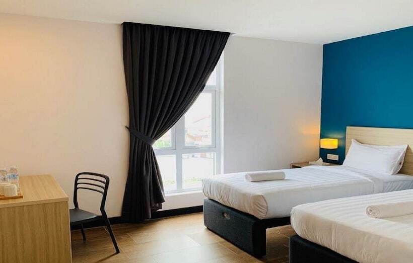 Quarto Deluxe Individual, Zone Hotels, Telok Panglima Garang