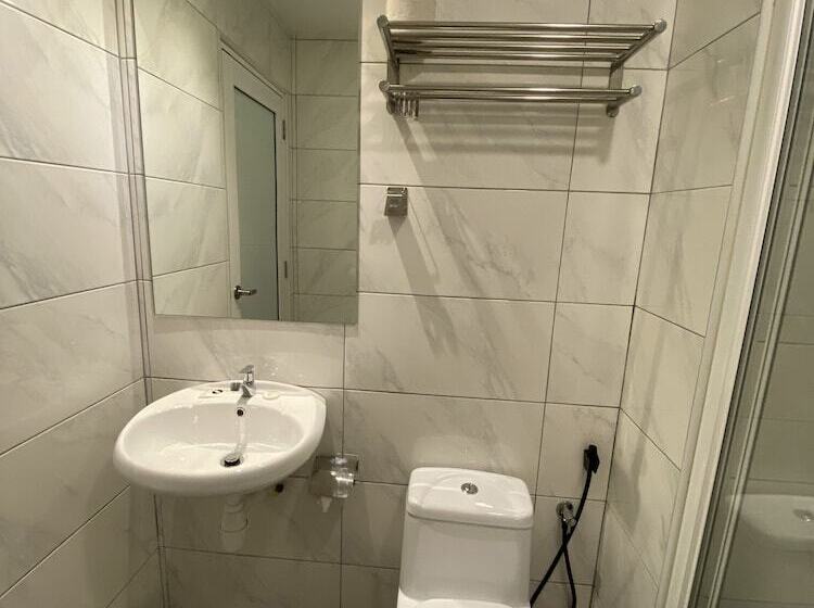 Quarto Deluxe Individual, Zone Hotels, Telok Panglima Garang